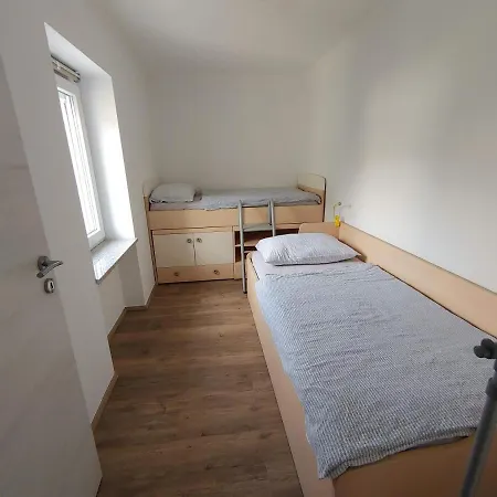 Apartmaji Hrvatin V Kortah *