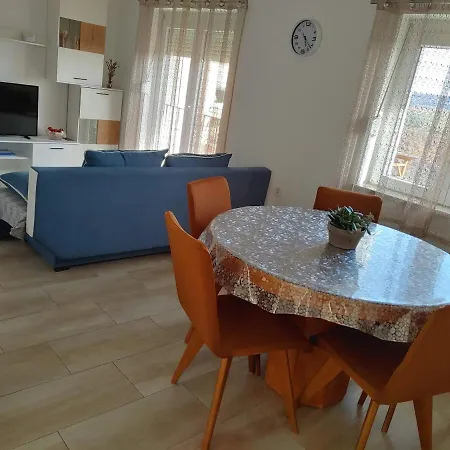 Apartmaji Hrvatin V Kortah