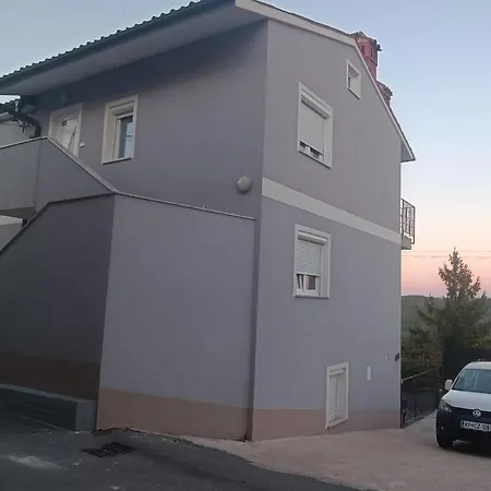 Apartmaji Hrvatin V Kortah