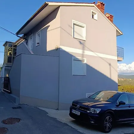 Apartmaji Hrvatin V Kortah *