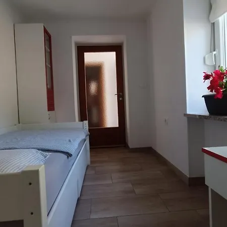 Appartamento Apartmaji Hrvatin V Kortah Izola