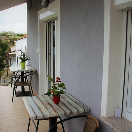 Apartmaji Hrvatin V Kortah Изола