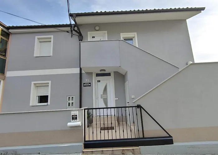 شقة Apartmaji Hrvatin V Kortah إيزولا