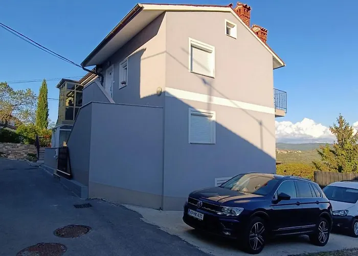 Apartmaji Hrvatin V Kortah *