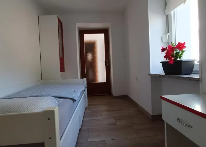 شقة Apartmaji Hrvatin V Kortah إيزولا