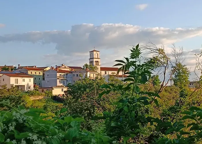 Apartmaji Hrvatin V Kortah إيزولا