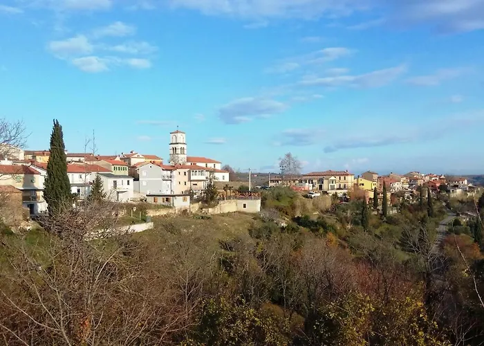 Apartmaji Hrvatin V Kortah * إيزولا