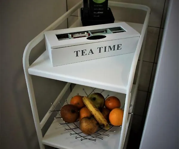 Apartmaji Hrvatin V Kortah Lejlighed Izola